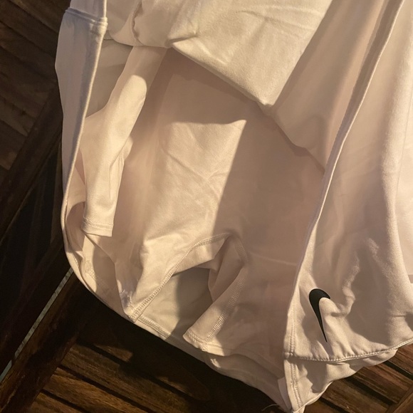 White Nike tennis skirt with built in spanks - Picture 3 of 5